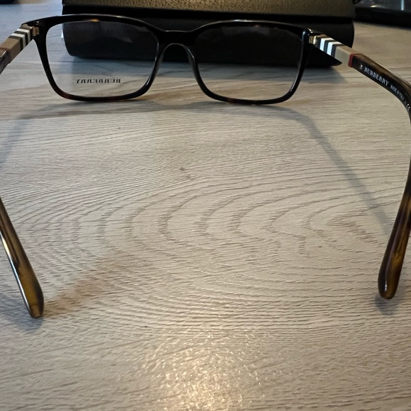 New, never worn authentic Burberry glasses. - Picture 6 of 8